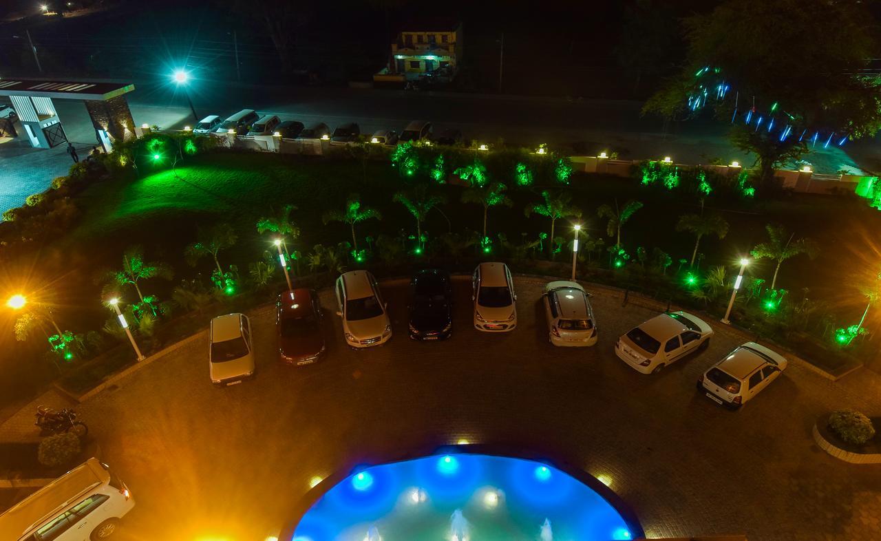 Hotel Atharva Ujjain Eksteriør bilde