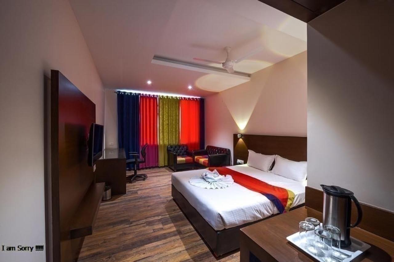 Hotel Atharva Ujjain Eksteriør bilde