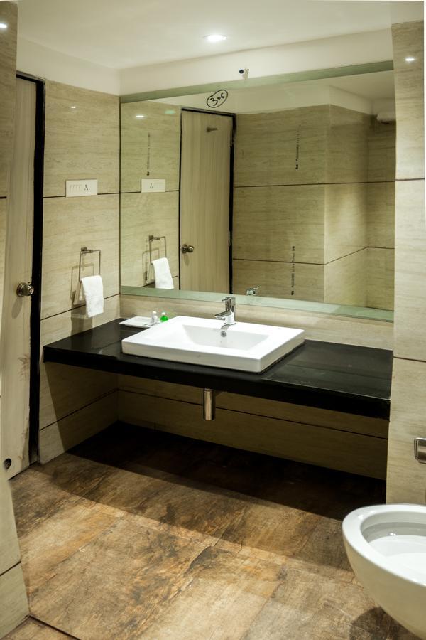 Hotel Atharva Ujjain Eksteriør bilde